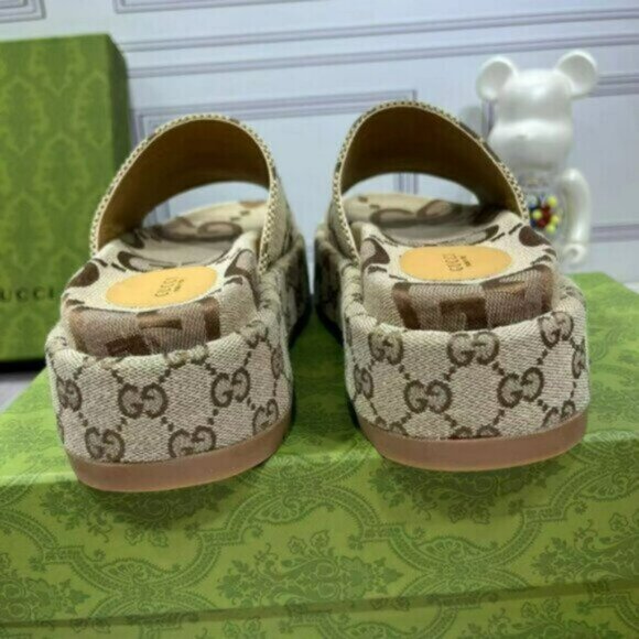 GUCCI Monogram Jumbo GG Brown Slide Sandals - Picture 6 of 8